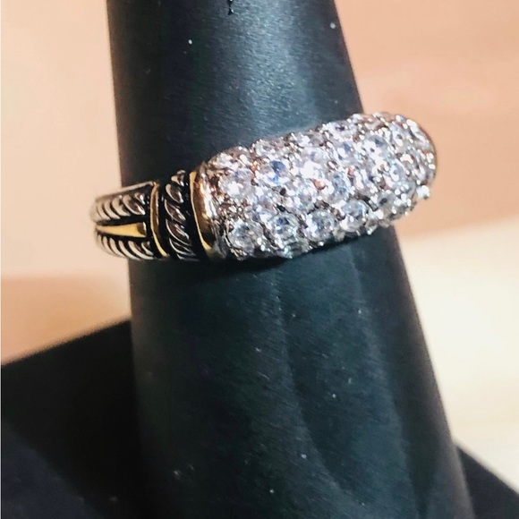 💕Beautiful White Round Cut Zircon Cluster Set Stones & Silver Rope Style Band. - Picture 10 of 11